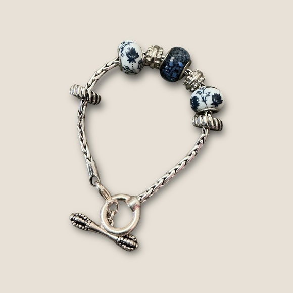 Silver Tone Slider bracelet with blue and white Charms - Picture 2 of 2